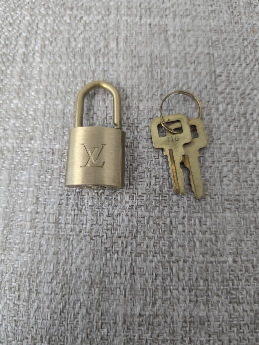 EUC #318 Louis Vuitton Brushed Gold Padlock with 2 Matching Keys